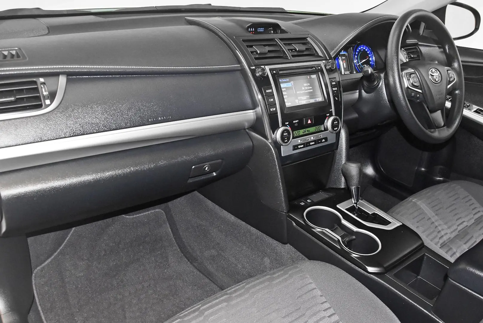 2017 Toyota Camry Gallery Image 17