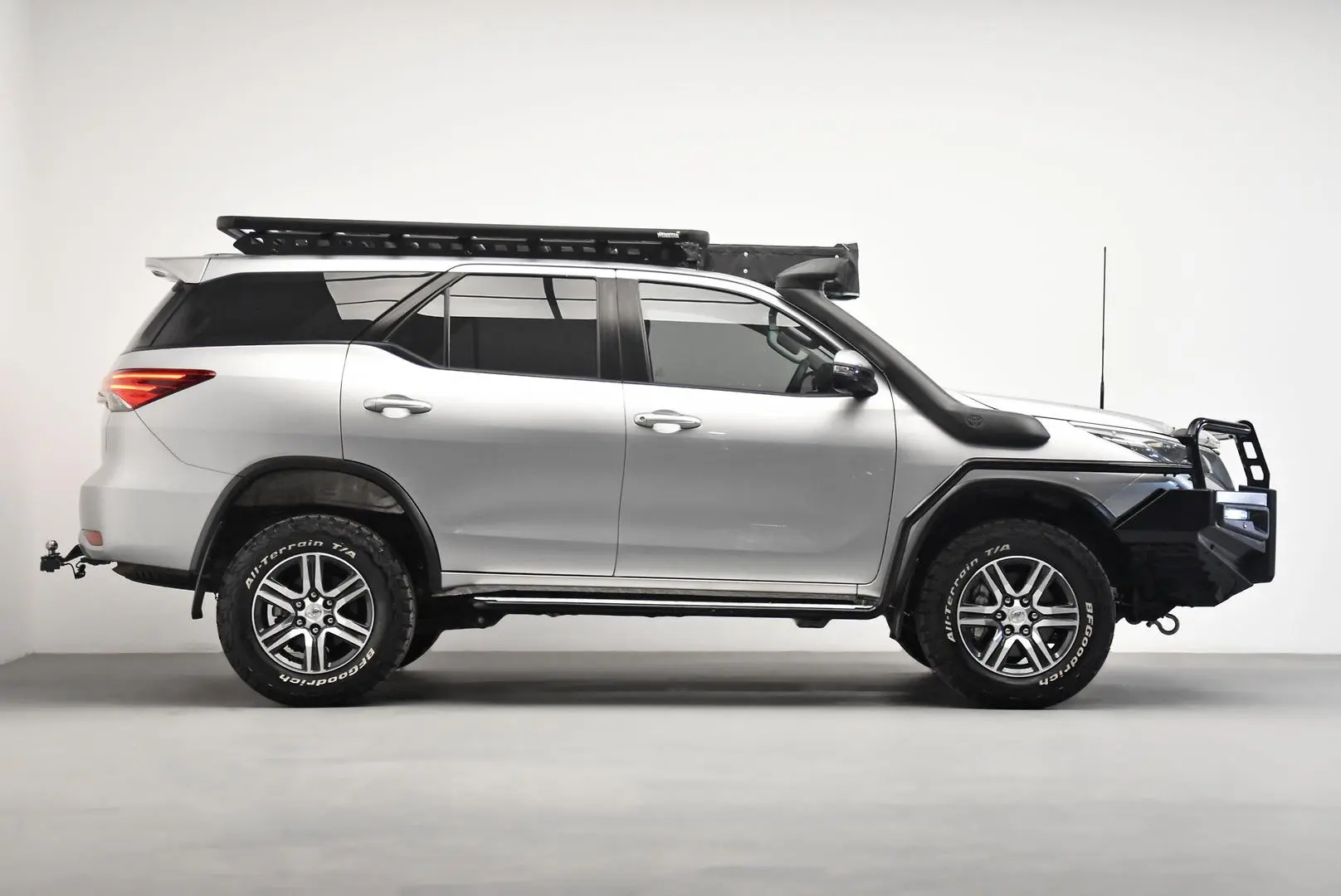 2022 Toyota Fortuner Gallery Image 3