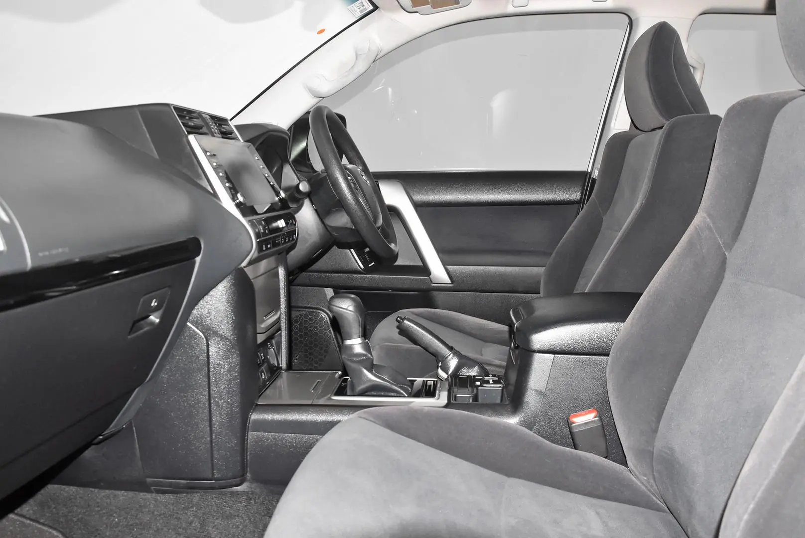 2021 Toyota Landcruiser Prado Gallery Image 16