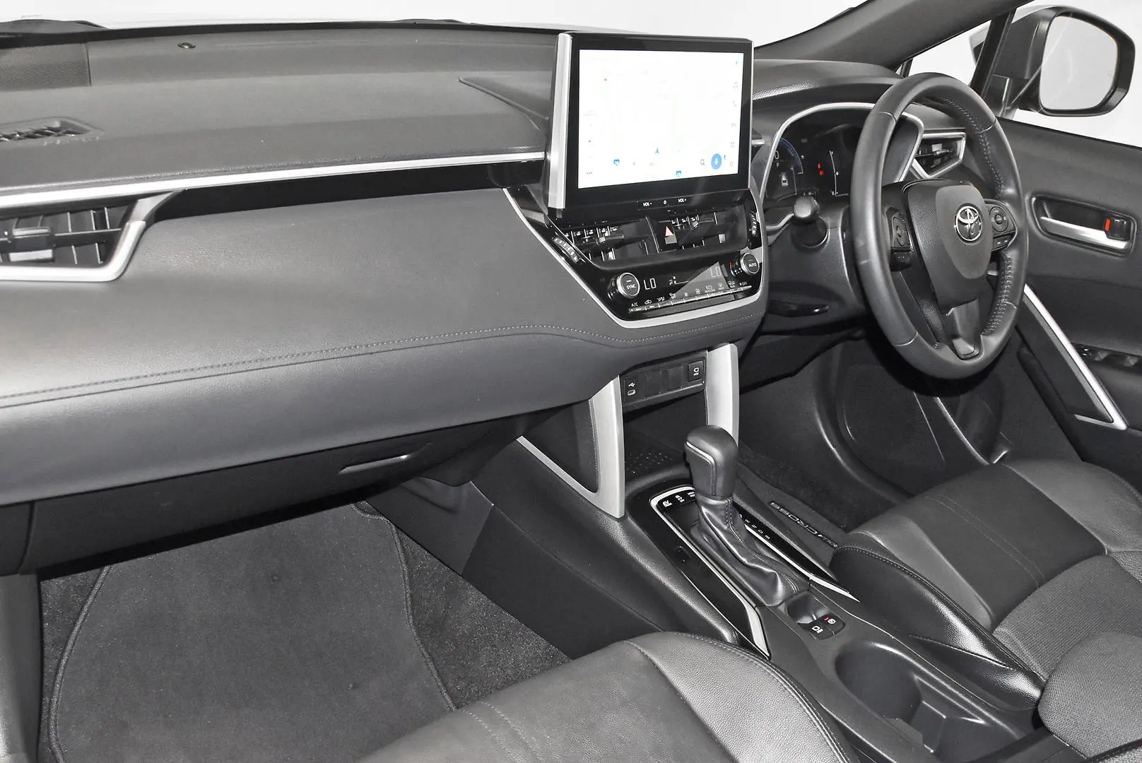 2025 Toyota Corolla Cross Gallery Image 17