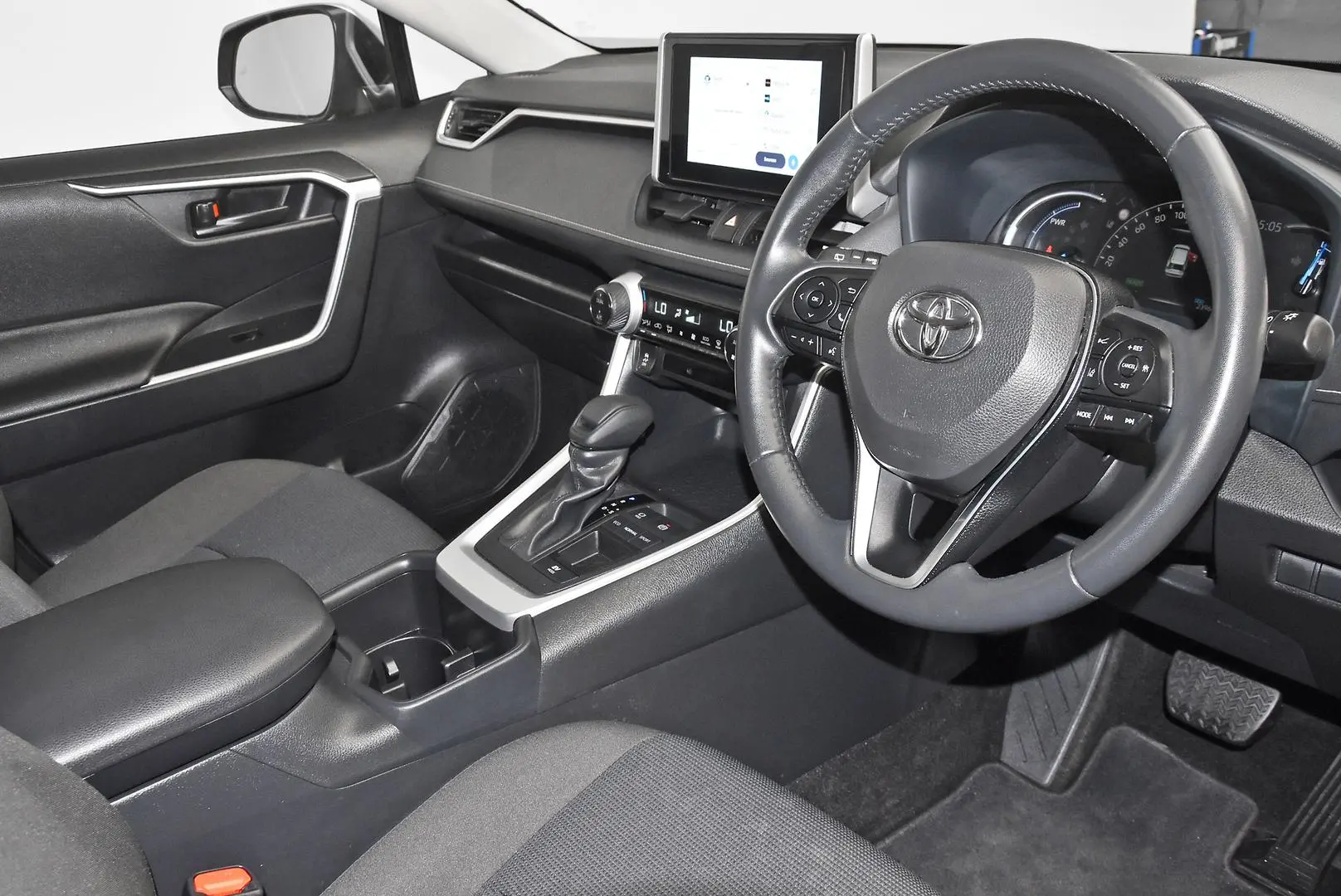 2024 Toyota RAV4 Gallery Image 9