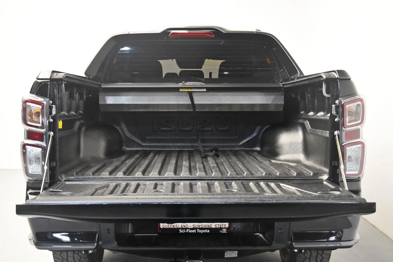 2021 Isuzu D-MAX Gallery Image 21