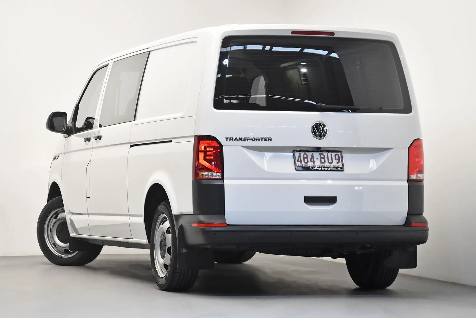 2021 Volkswagen Transporter Gallery Image 5
