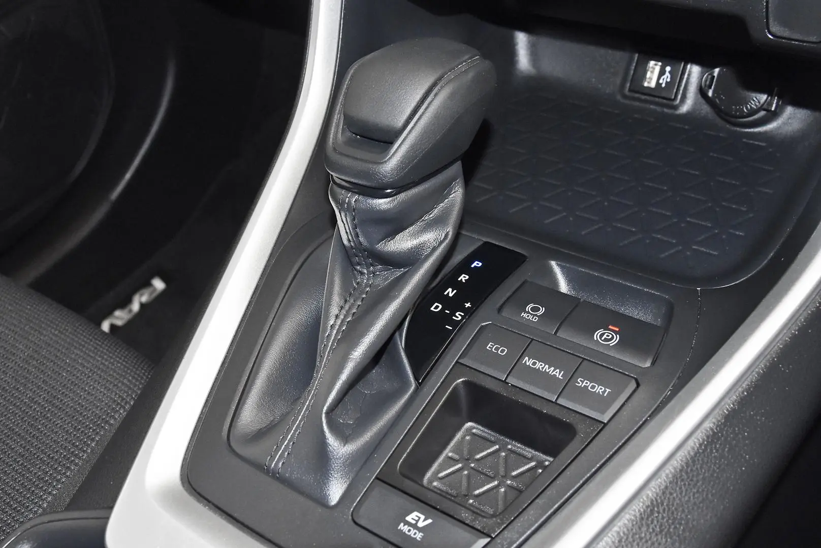 2024 Toyota RAV4 Gallery Image 14