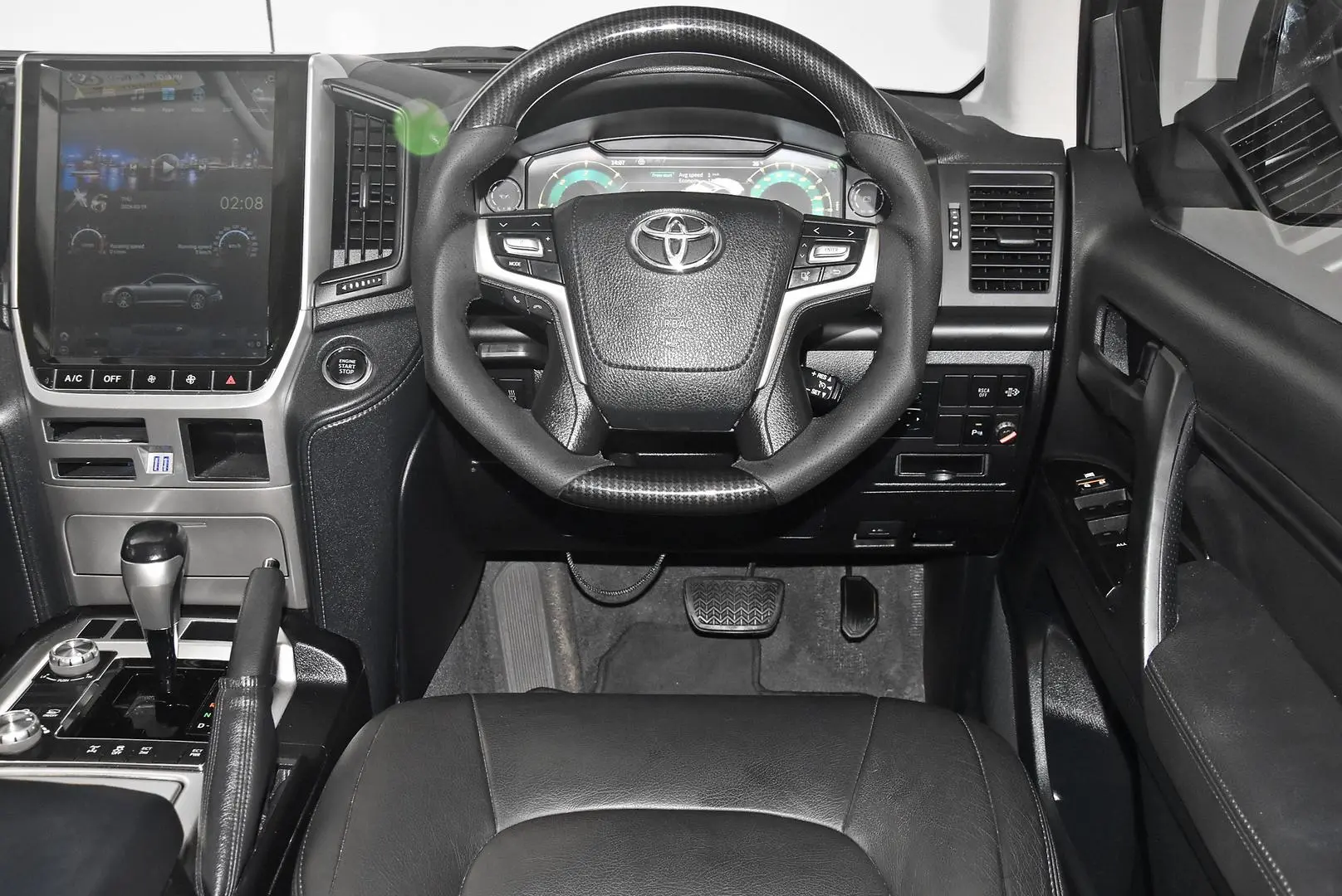 2018 Toyota Landcruiser Gallery Image 13