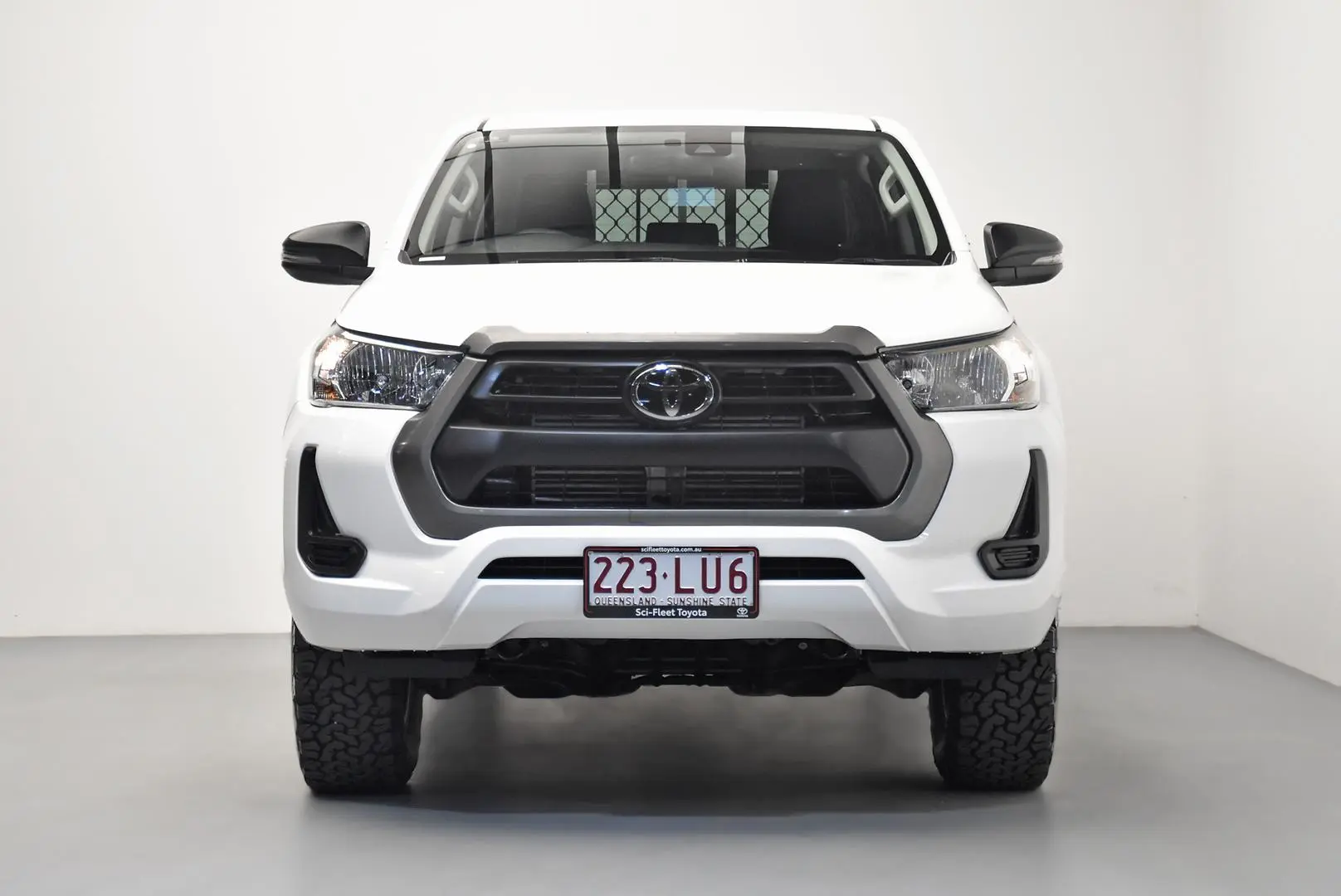 2023 Toyota Hilux Gallery Image 2