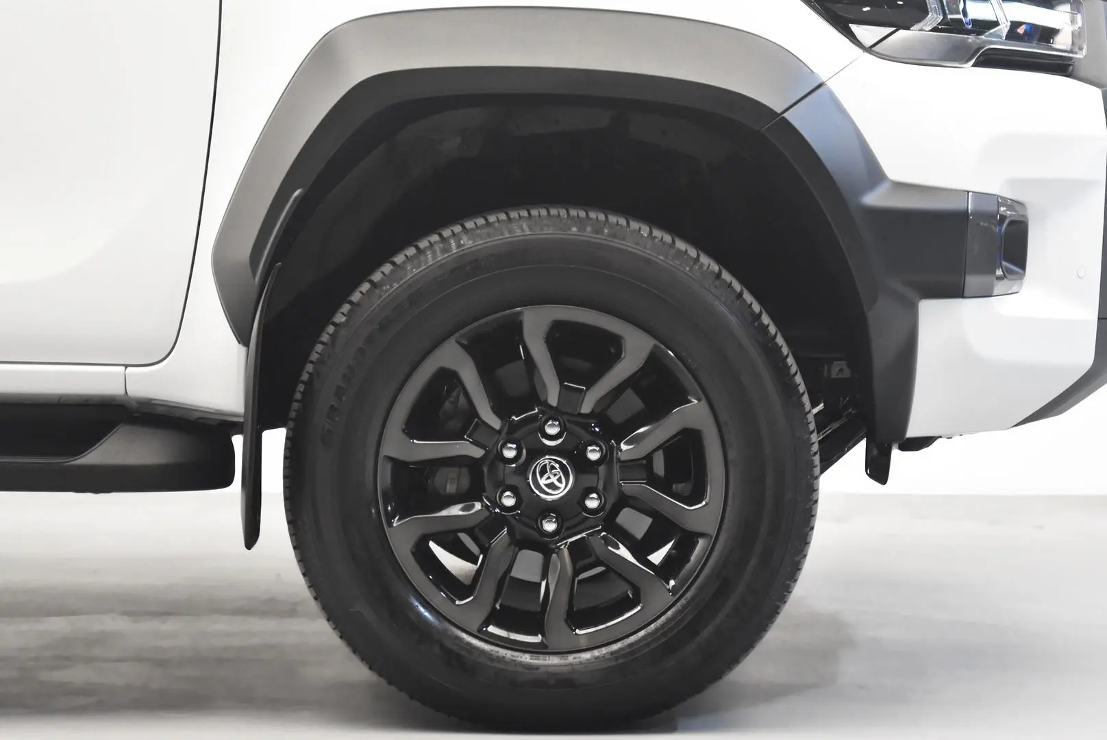 2024 Toyota Hilux Gallery Image 23