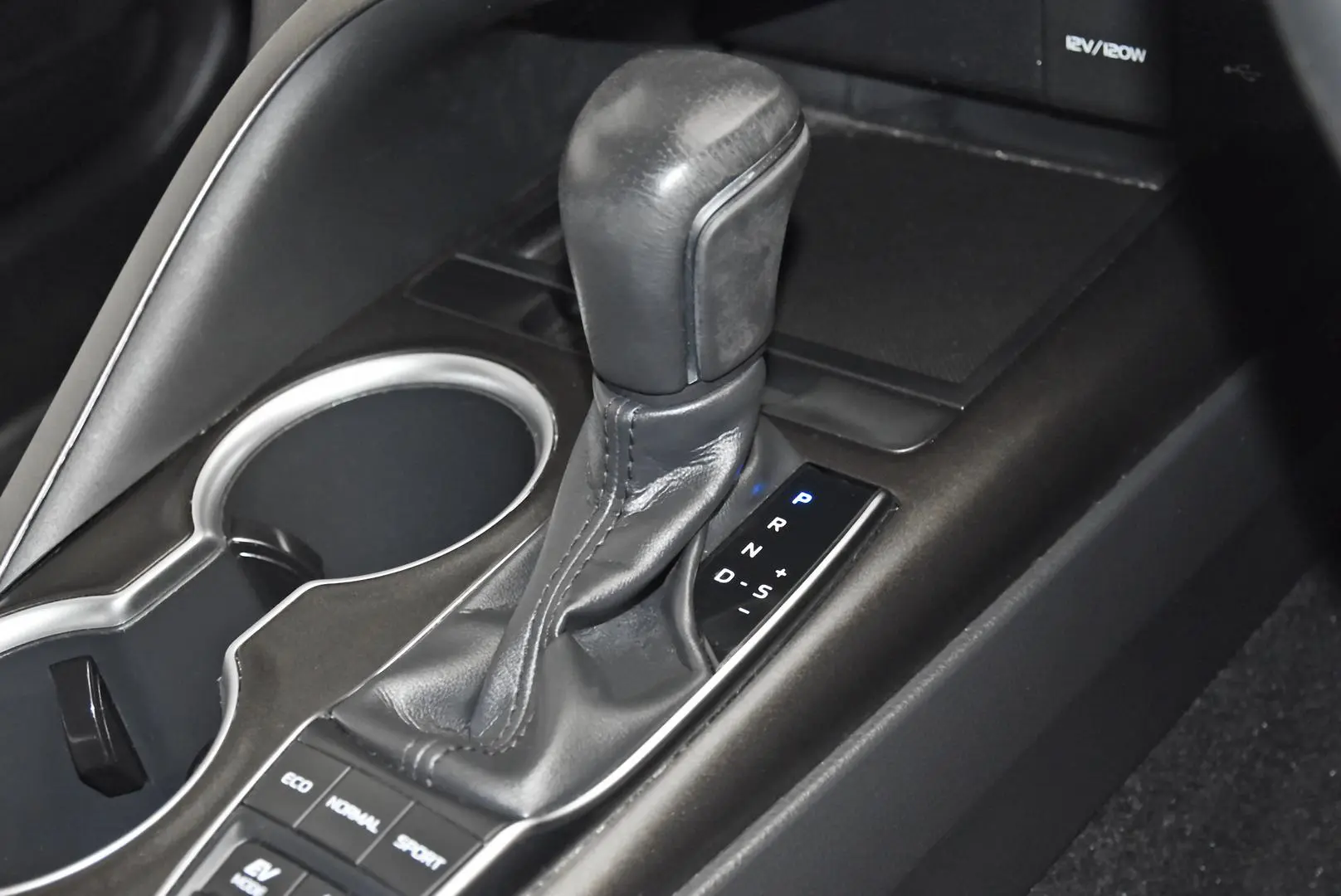 2022 Toyota Camry Gallery Image 13