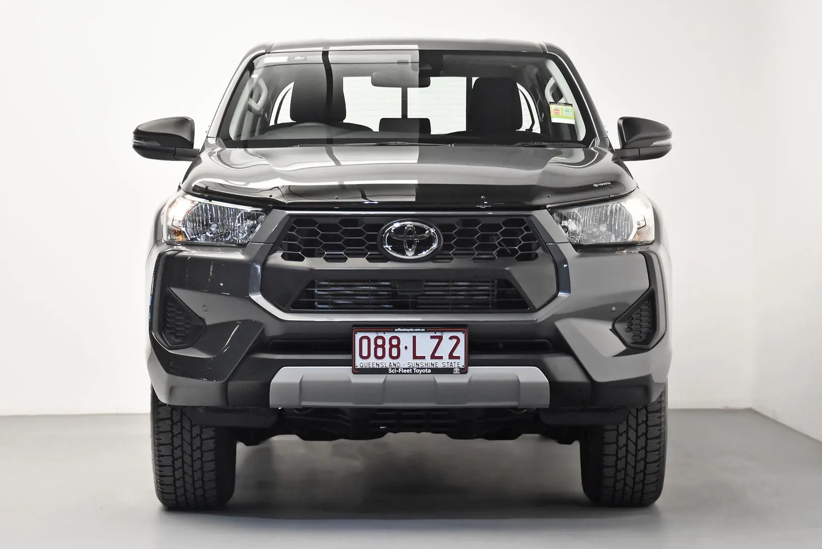 2025 Toyota Hilux Gallery Image 2