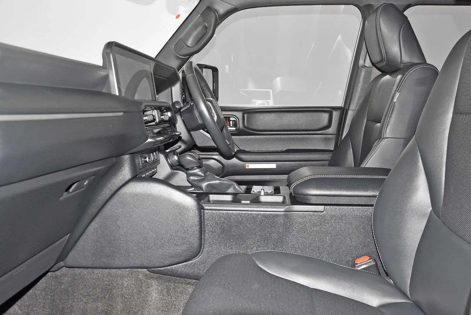 2024 Toyota Landcruiser Prado Gallery Image 18