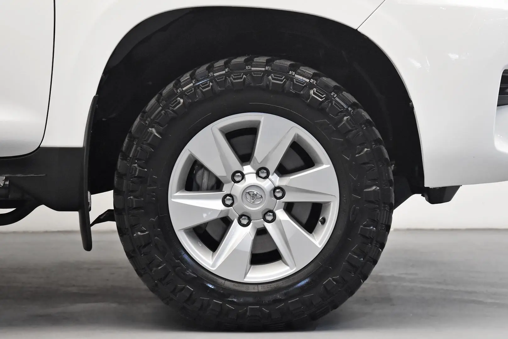 2022 Toyota Landcruiser Prado Gallery Image 21