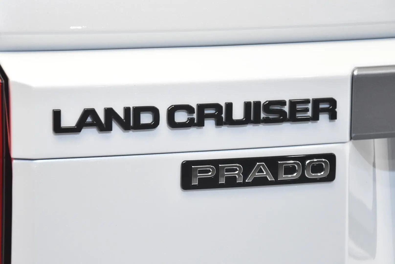 2024 Toyota Landcruiser Prado Gallery Image 7