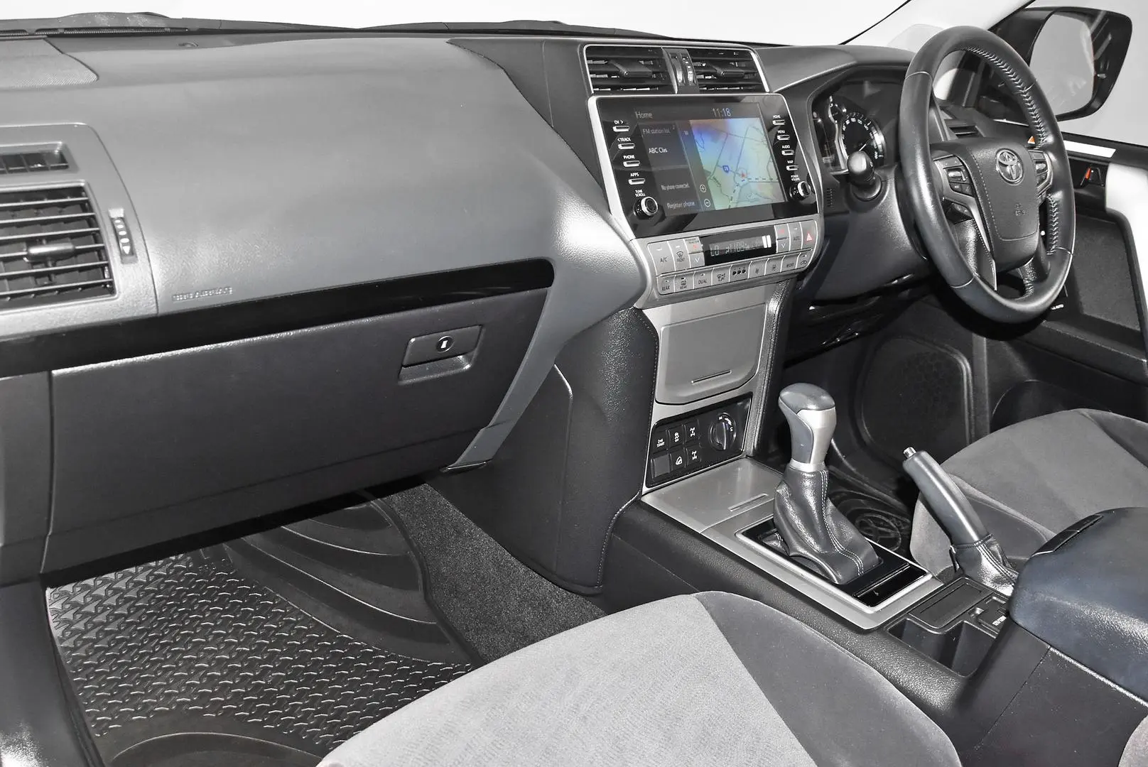 2022 Toyota Landcruiser Prado Gallery Image 15