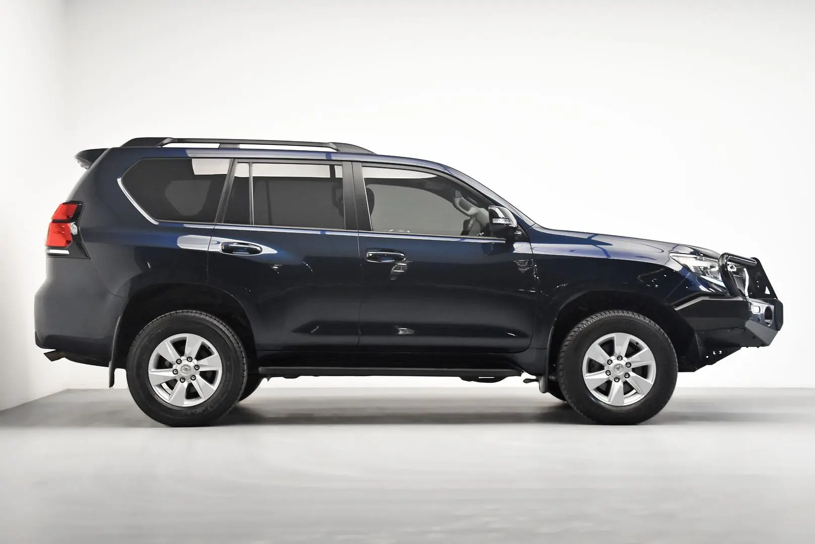 2019 Toyota Landcruiser Prado Gallery Image 3