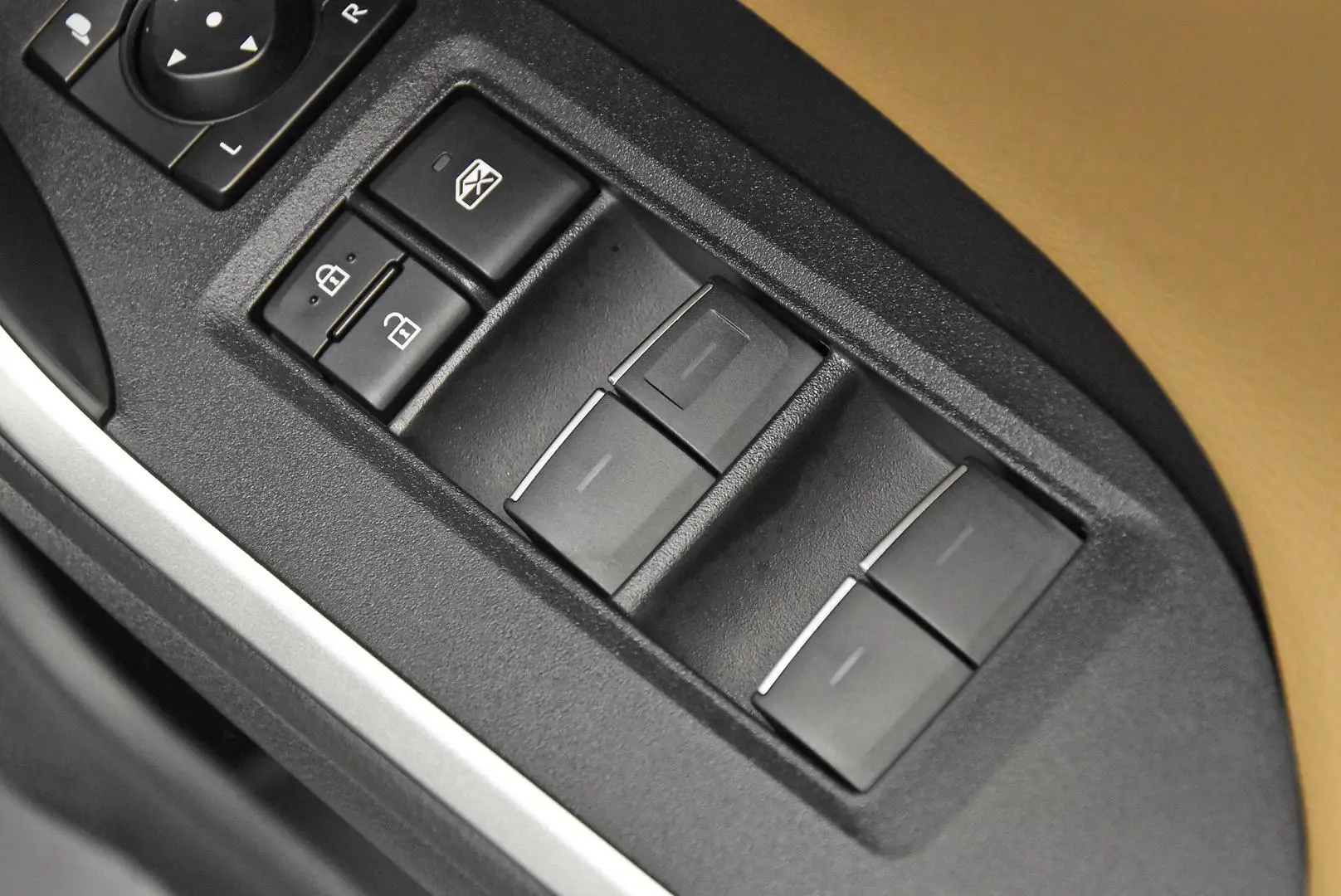 2025 Toyota RAV4 Gallery Image 10