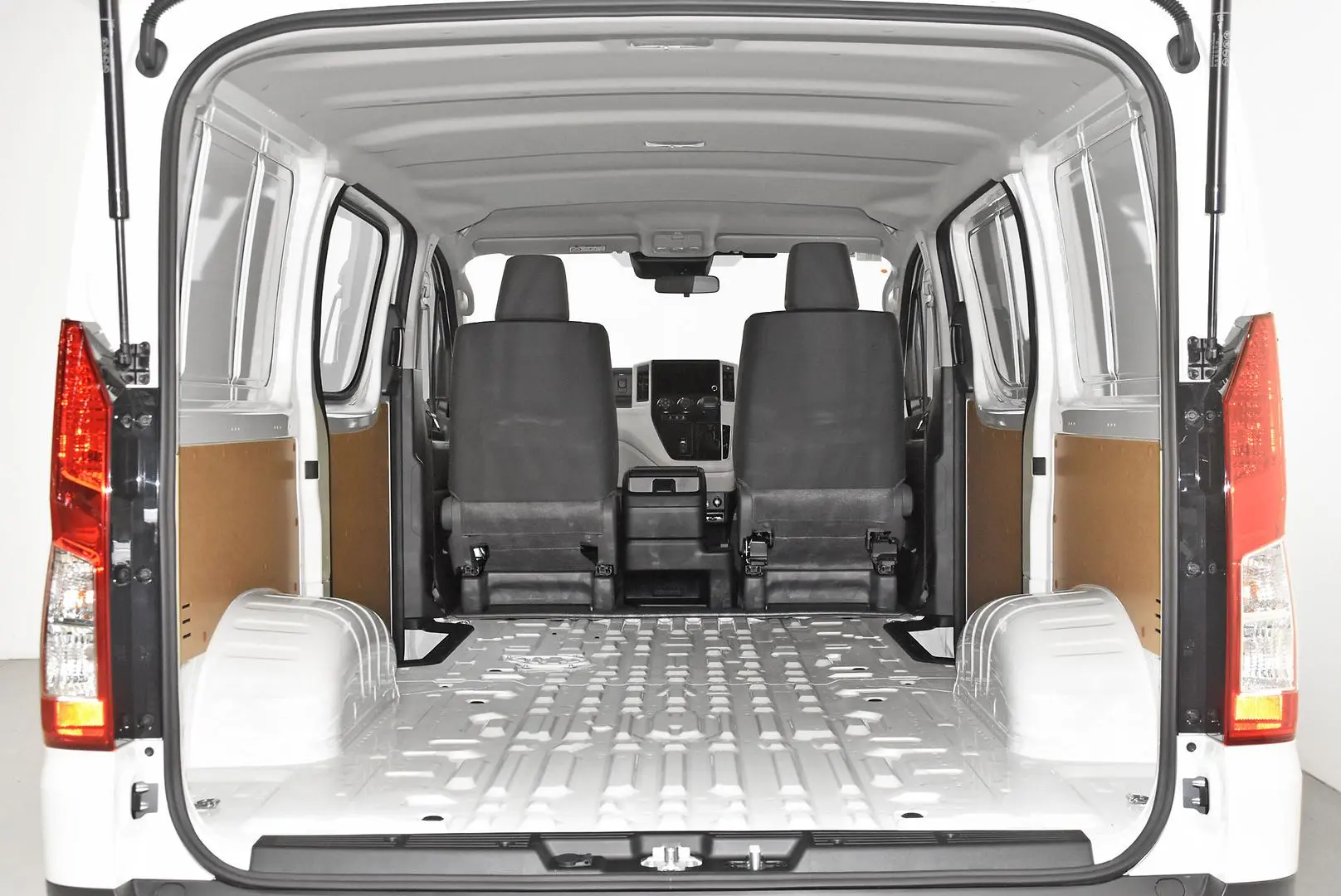 2025 Toyota Hiace Gallery Image 19