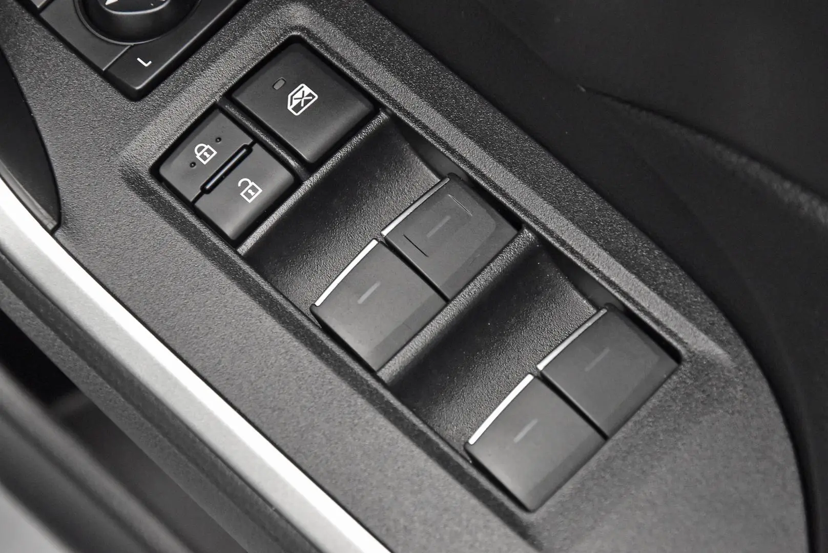 2025 Toyota RAV4 Gallery Image 10