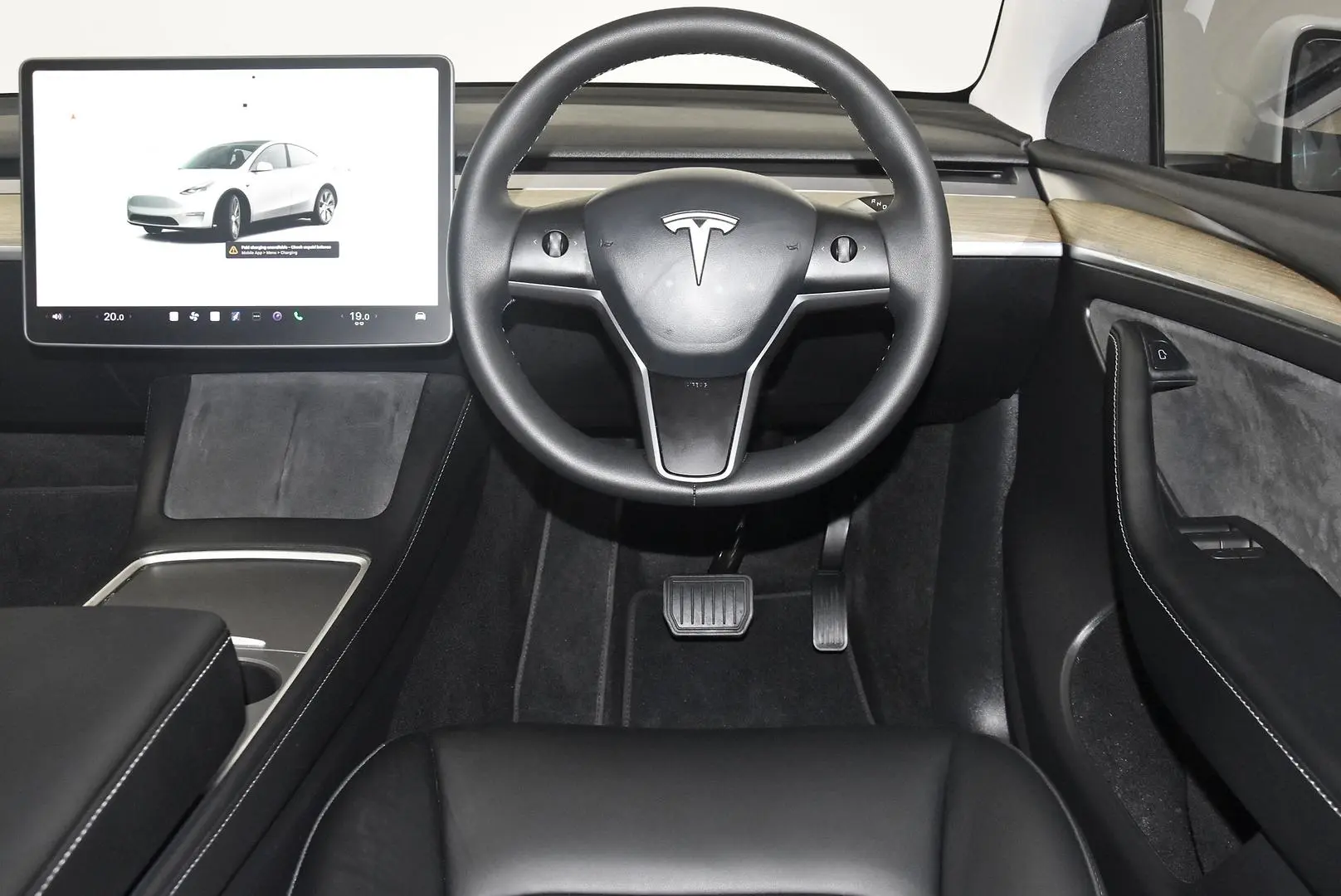 2023 Tesla Model Y Gallery Image 13