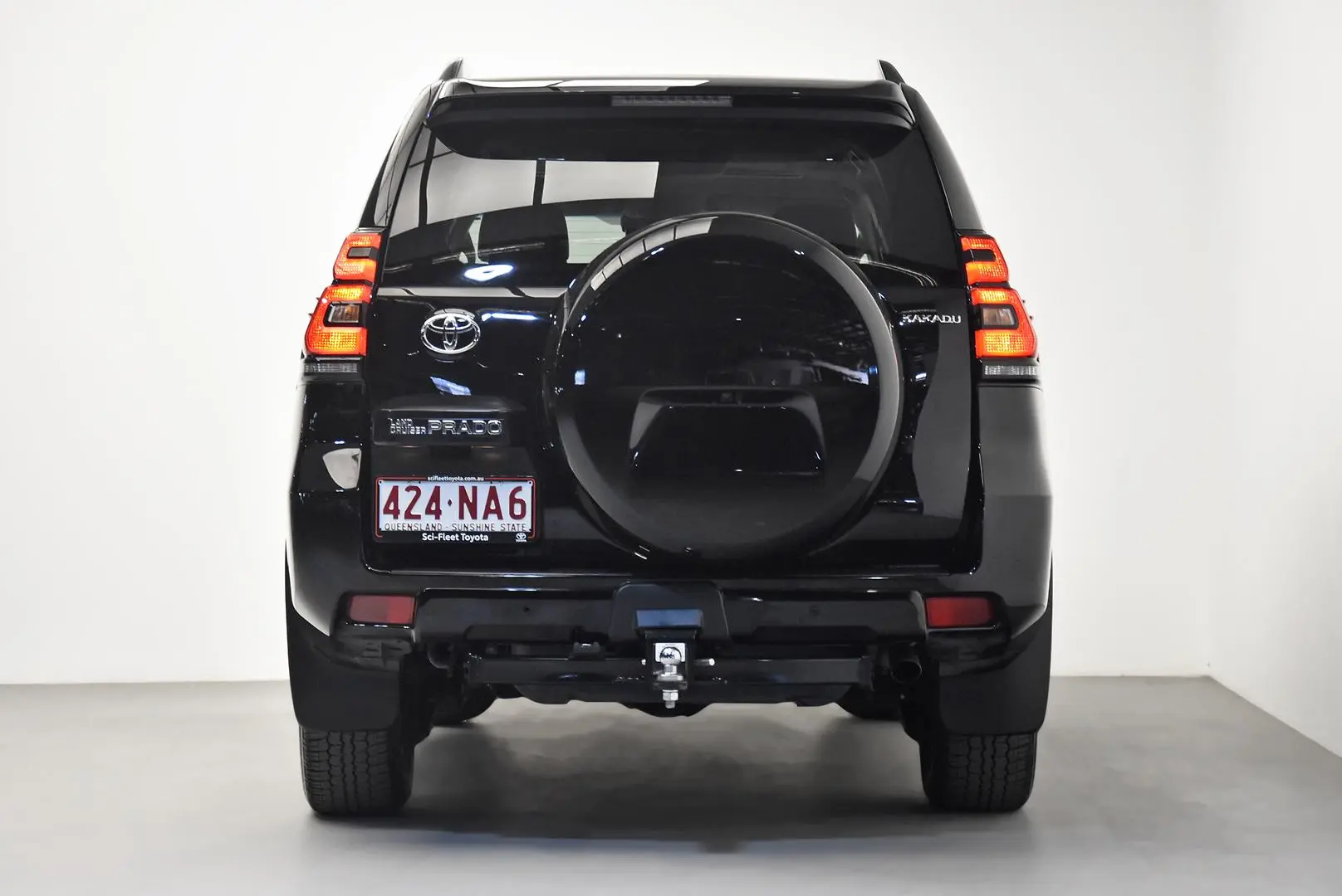 2023 Toyota Landcruiser Prado Gallery Image 6