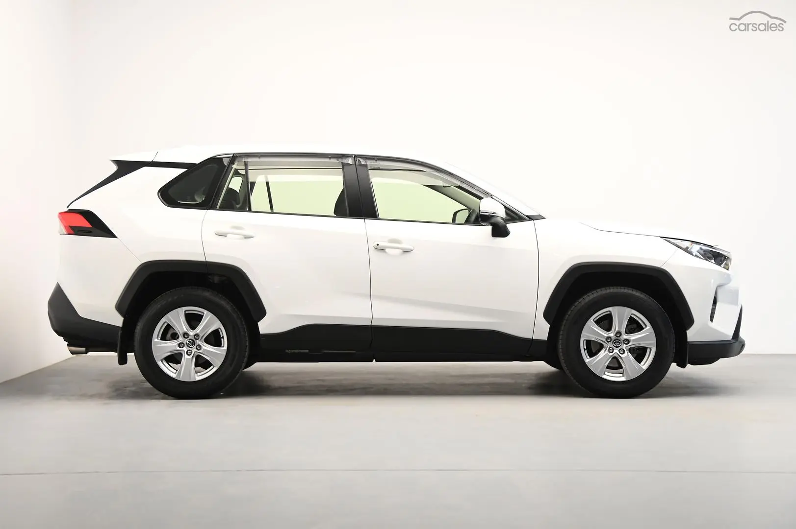 2019 Toyota RAV4 Image 3