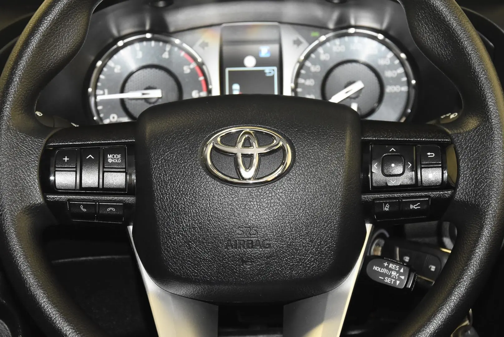 2025 Toyota Hilux Gallery Image 15