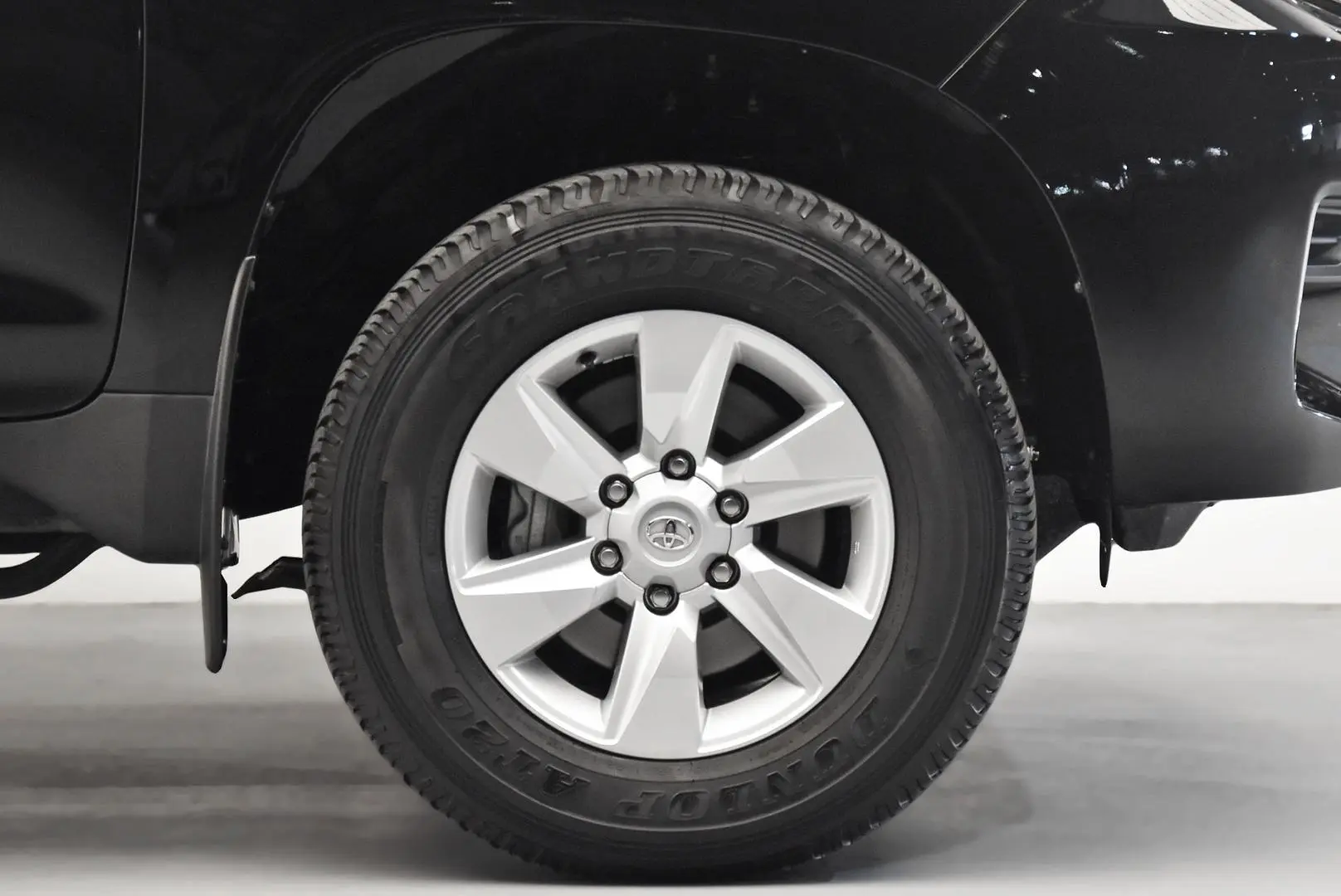 2023 Toyota Landcruiser Prado Gallery Image 21