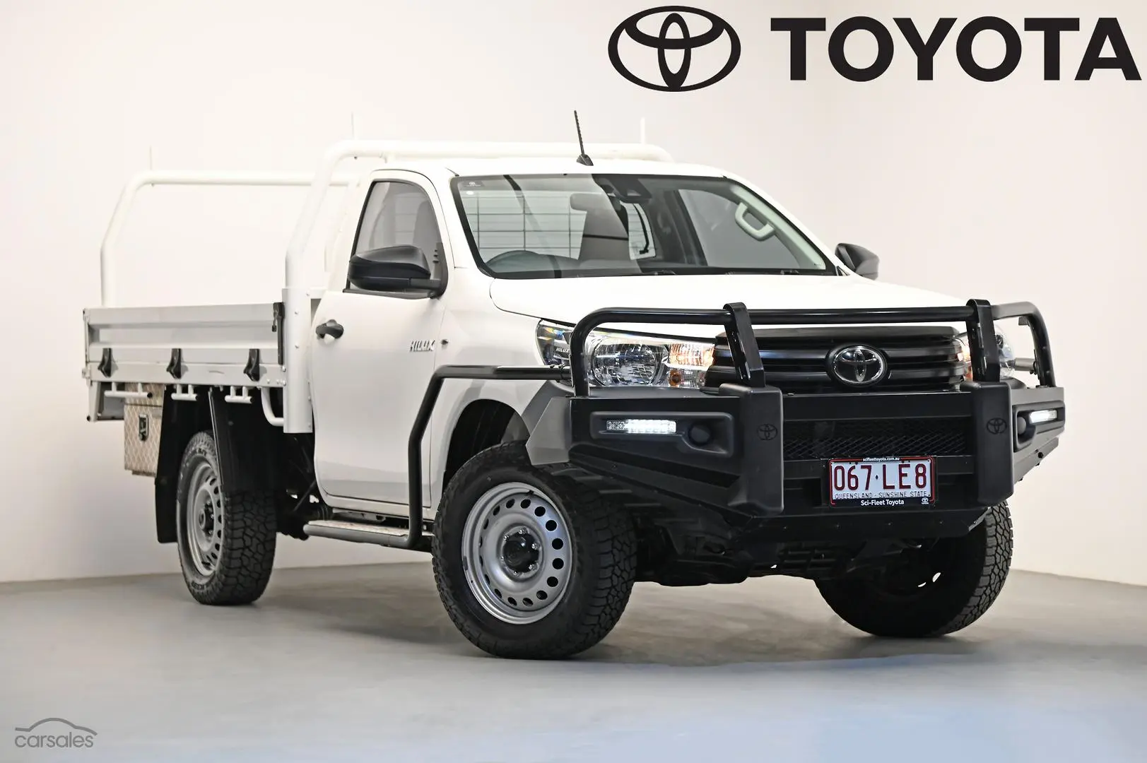 2019 Toyota Hilux Image 1