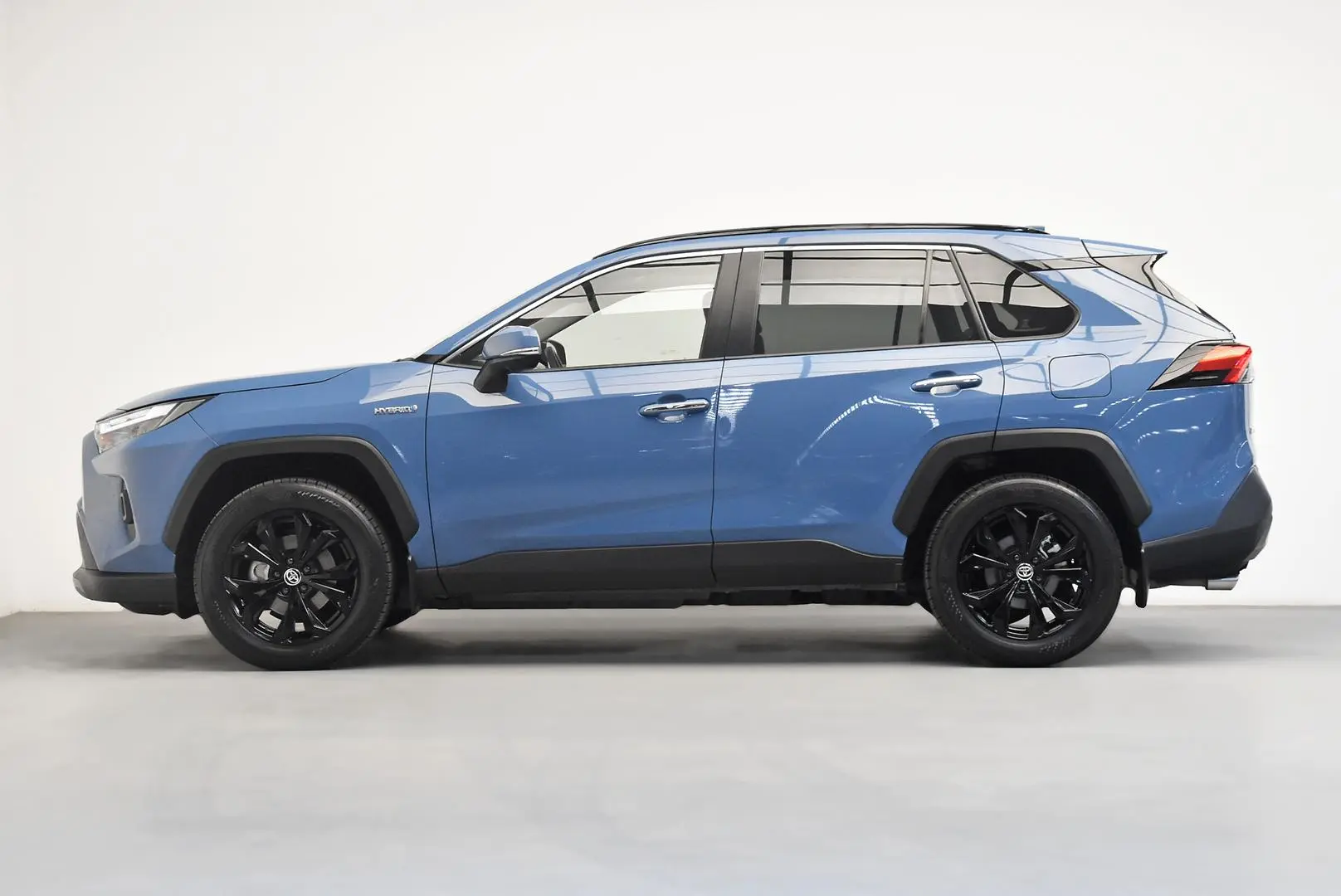 2023 Toyota RAV4 Gallery Image 4