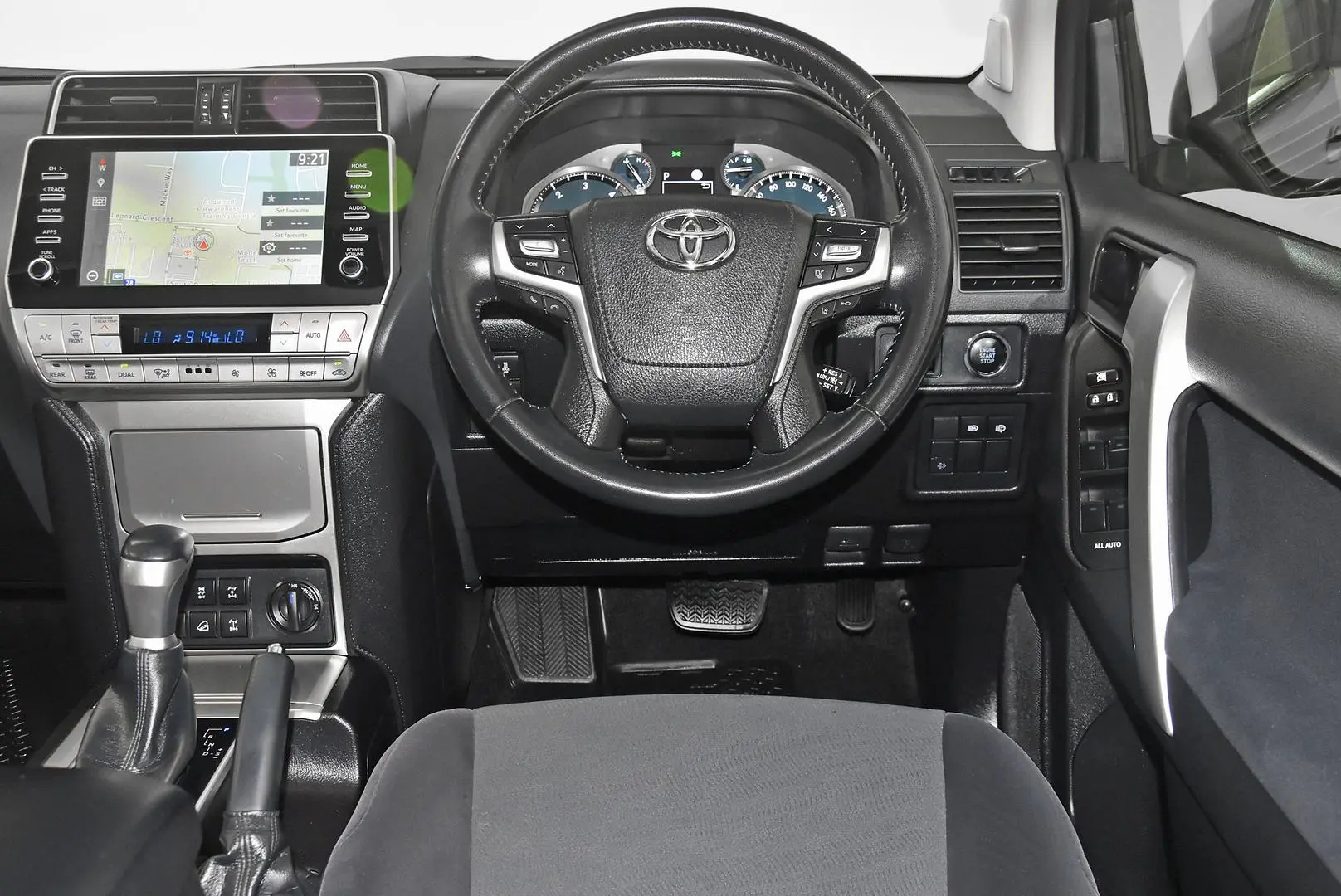 2023 Toyota Landcruiser Prado Gallery Image 13