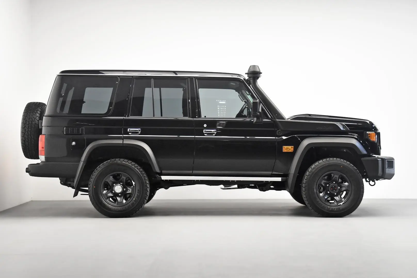 2025 Toyota Landcruiser Gallery Image 3