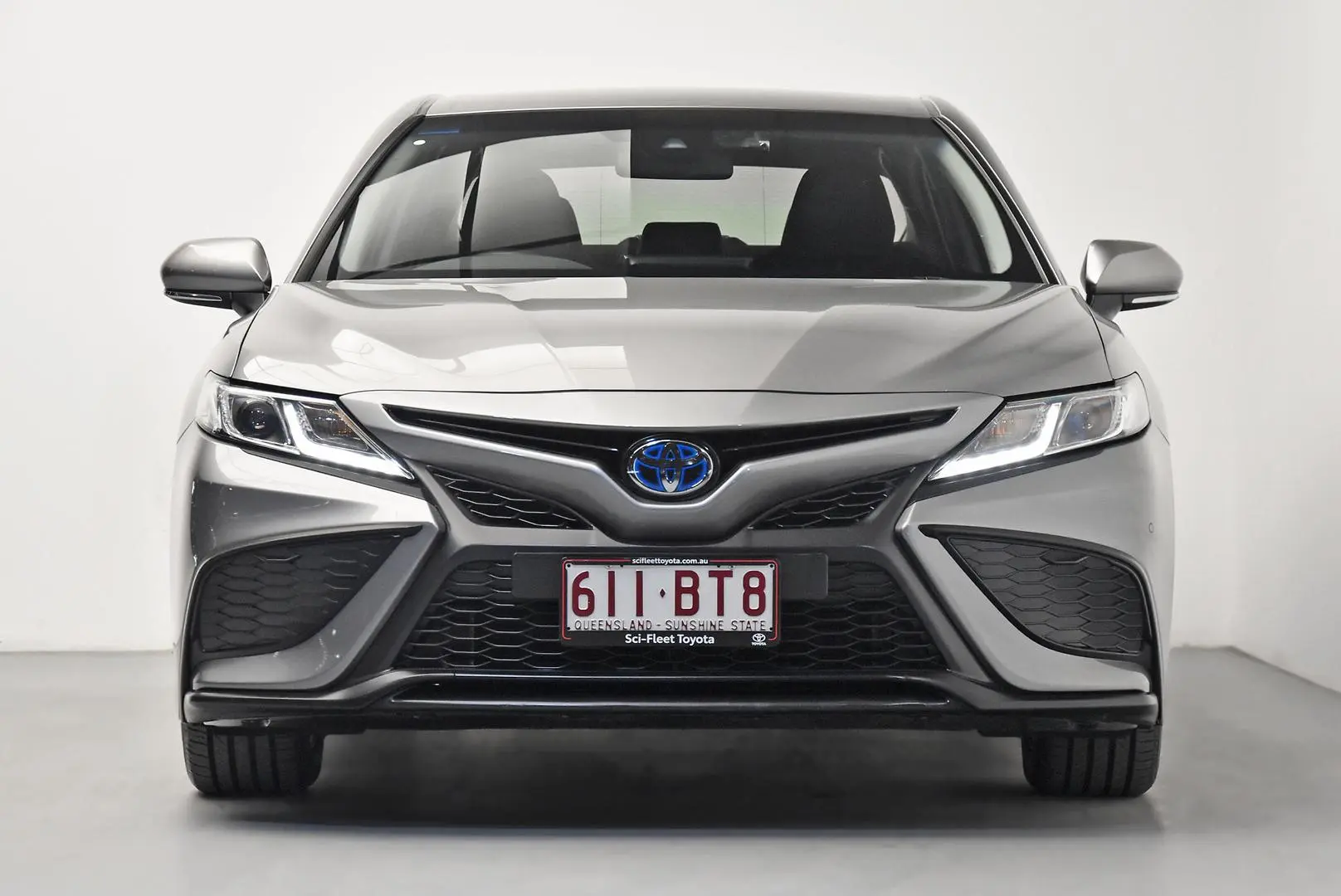 2021 Toyota Camry Gallery Image 2