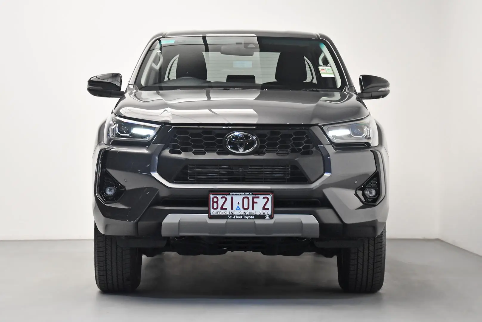 2025 Toyota Hilux Gallery Image 2