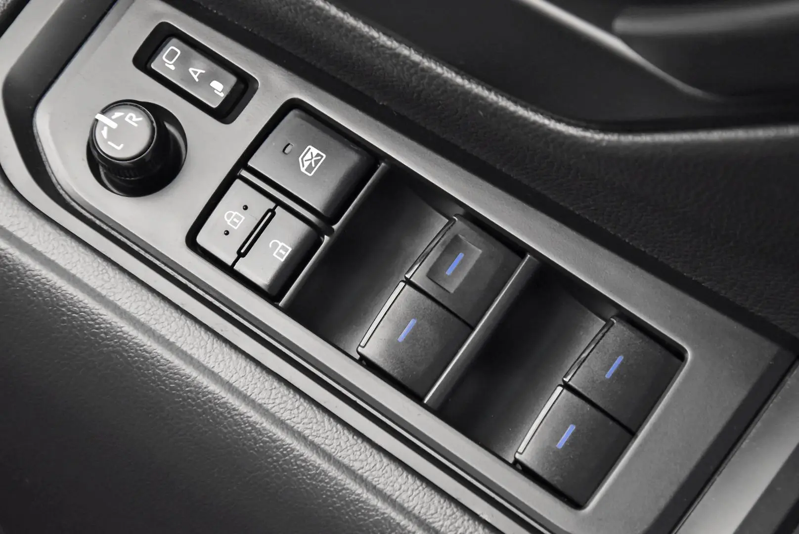 2023 Toyota Landcruiser Gallery Image 8