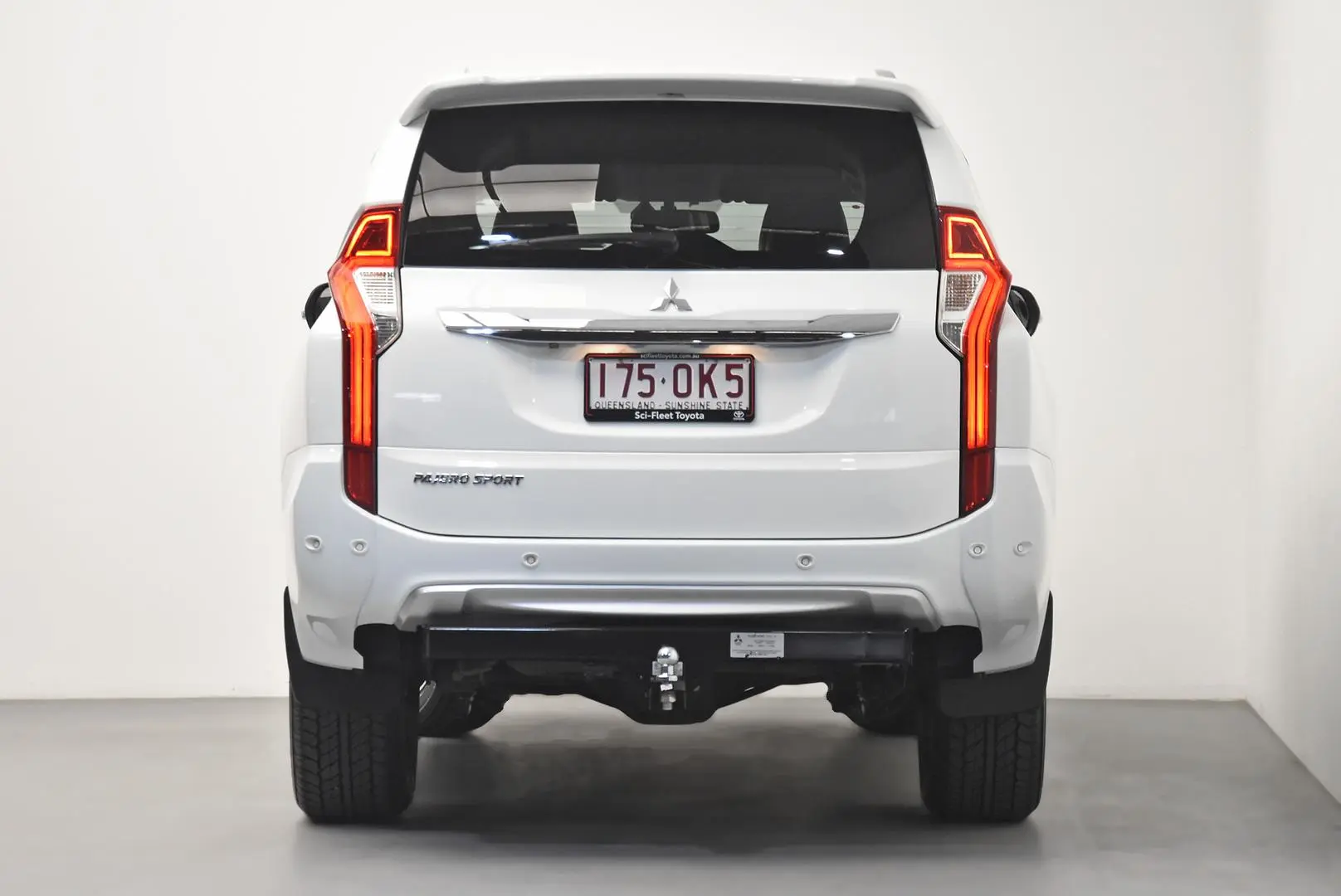 2018 Mitsubishi Pajero Sport Gallery Image 6