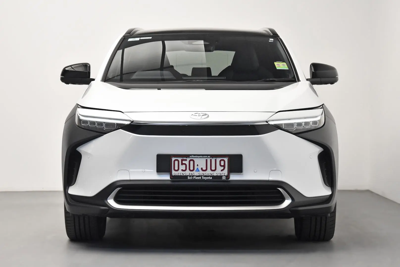 2024 Toyota bZ4X Gallery Image 2