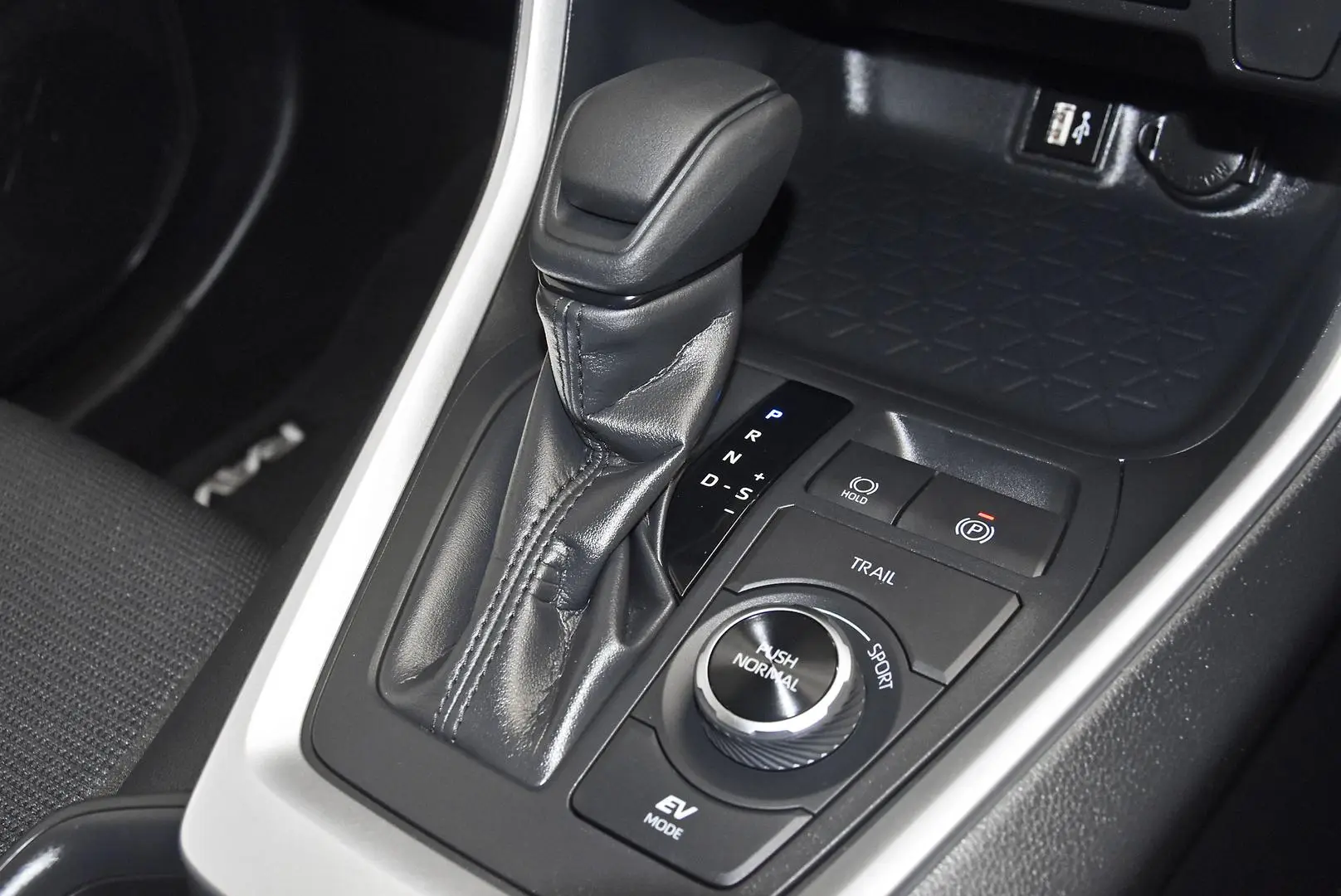 2024 Toyota RAV4 Gallery Image 14