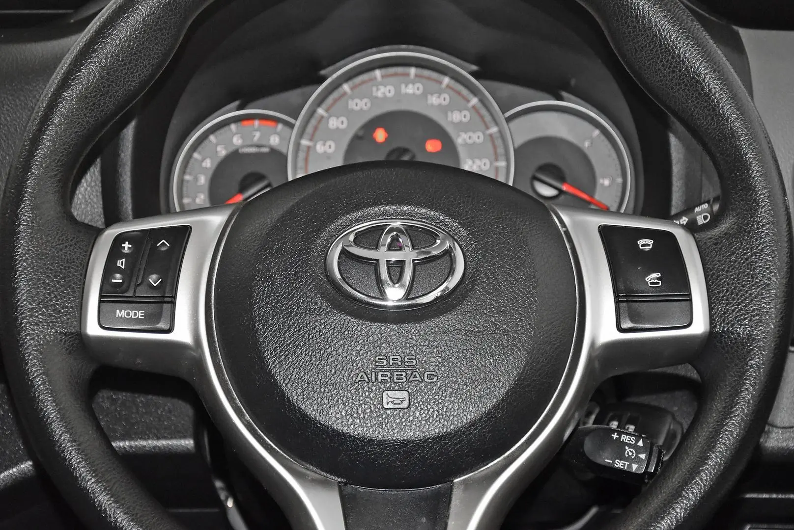 2015 Toyota Yaris Gallery Image 15