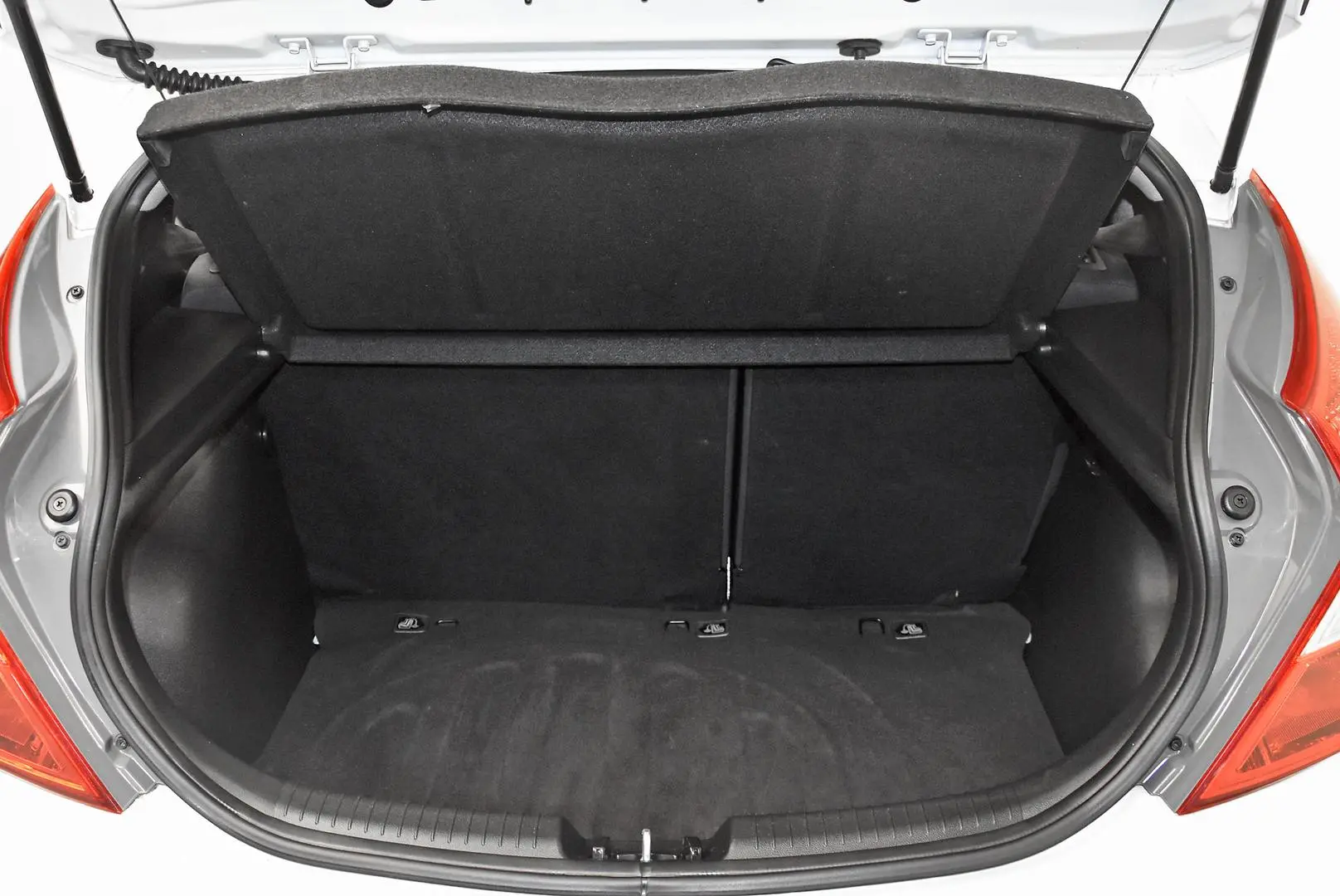 2016 Hyundai Accent Gallery Image 19