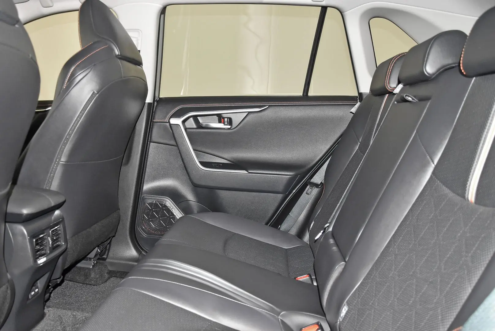 2023 Toyota RAV4 Gallery Image 19