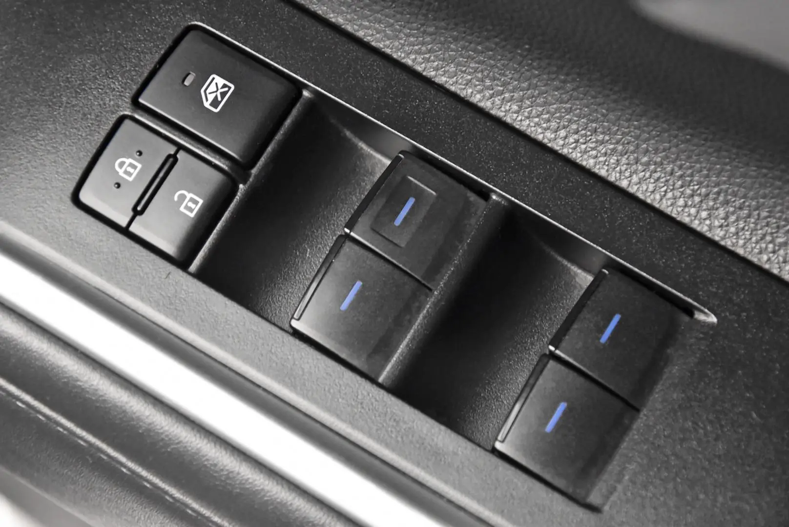 2021 Toyota Kluger Gallery Image 12