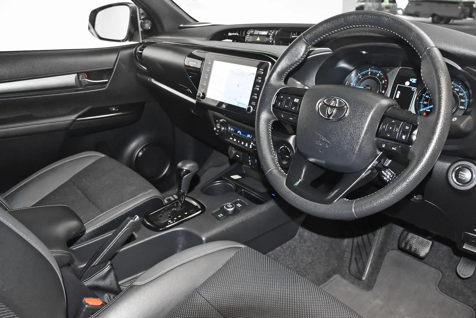 2024 Toyota Hilux Gallery Image 8