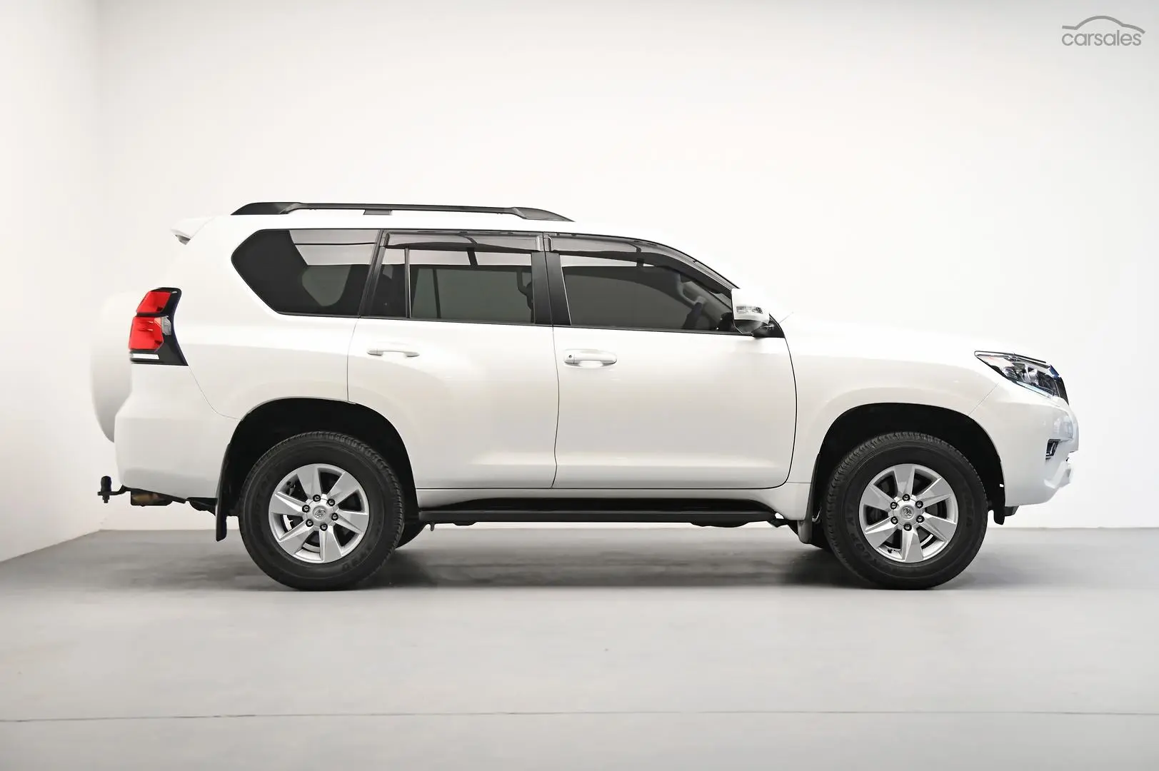 2021 Toyota Landcruiser Prado Image 3