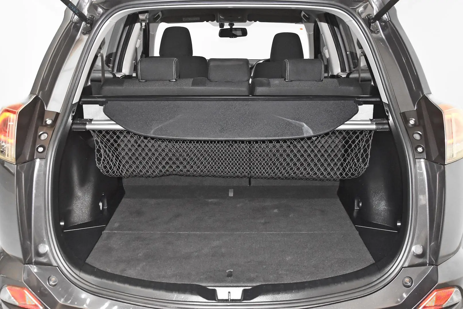 2017 Toyota RAV4 Gallery Image 20