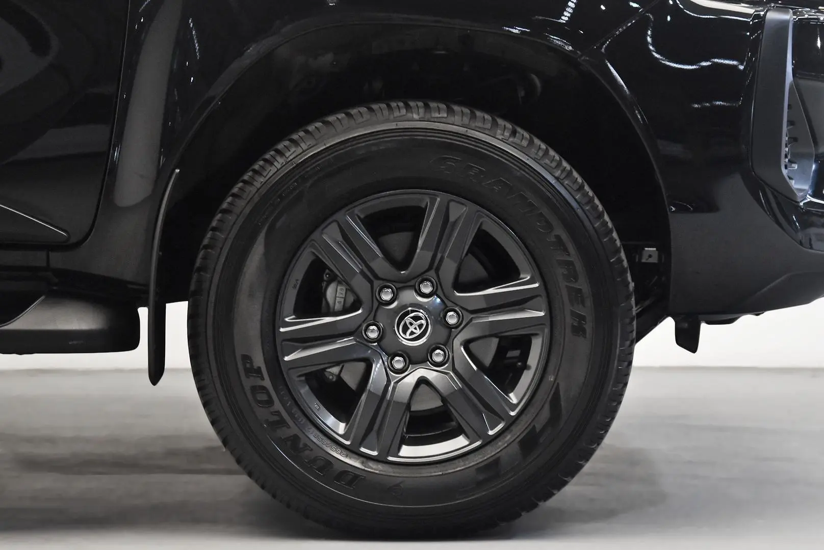 2025 Toyota Hilux Gallery Image 22