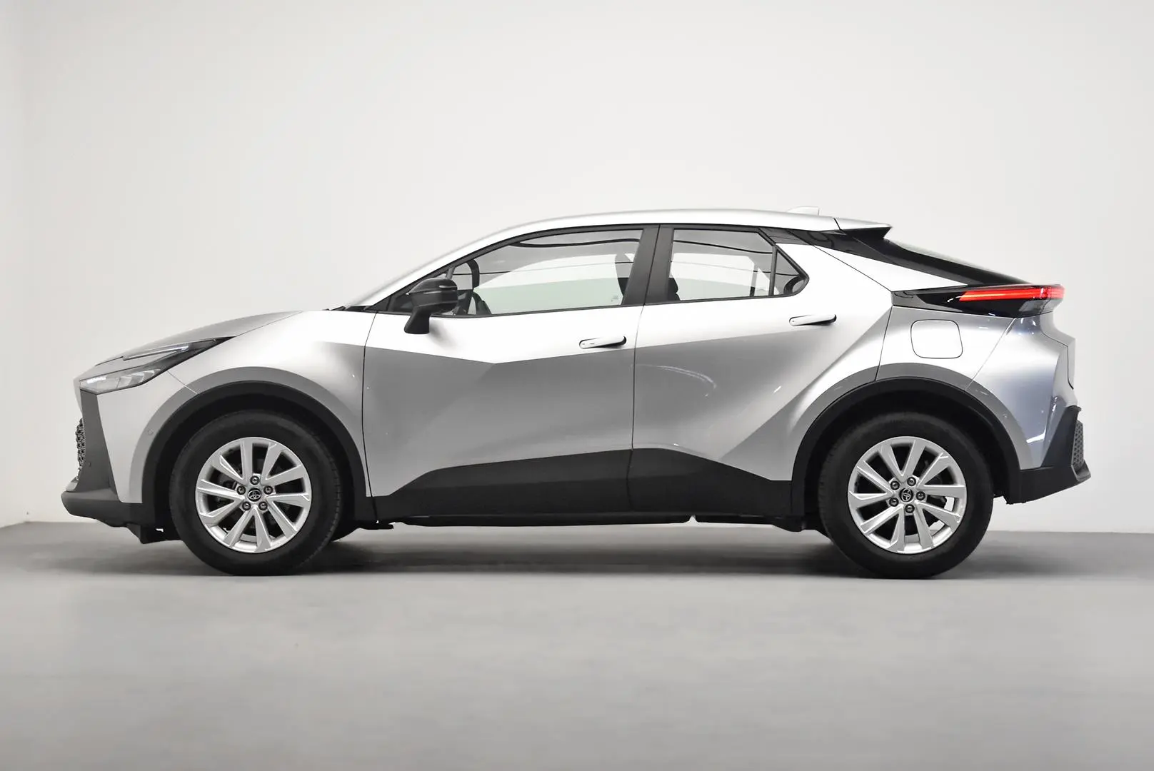 2023 Toyota C-HR Gallery Image 4