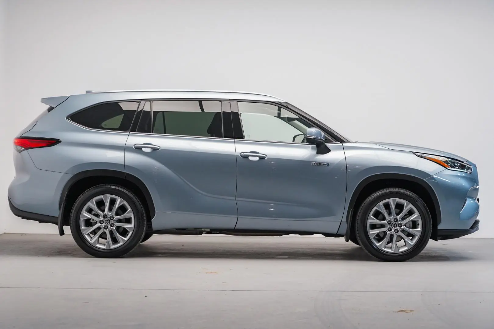 2023 Toyota Kluger Gallery Image 2