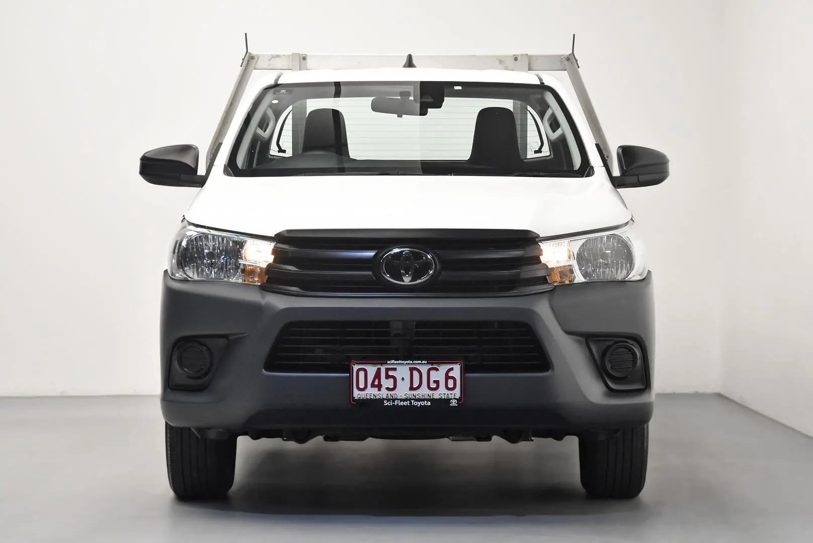 2021 Toyota Hilux Gallery Image 2