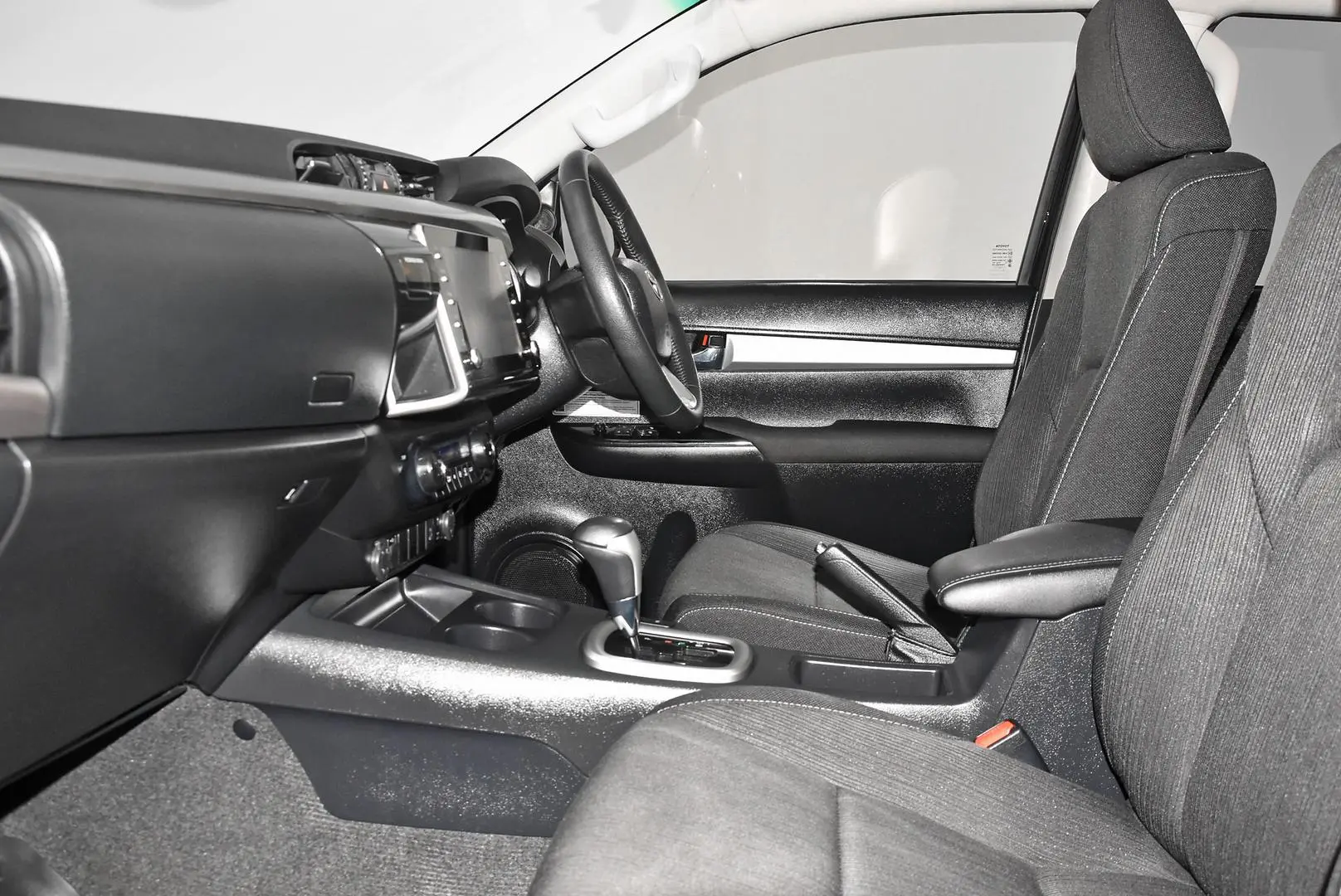 2022 Toyota Hilux Gallery Image 18