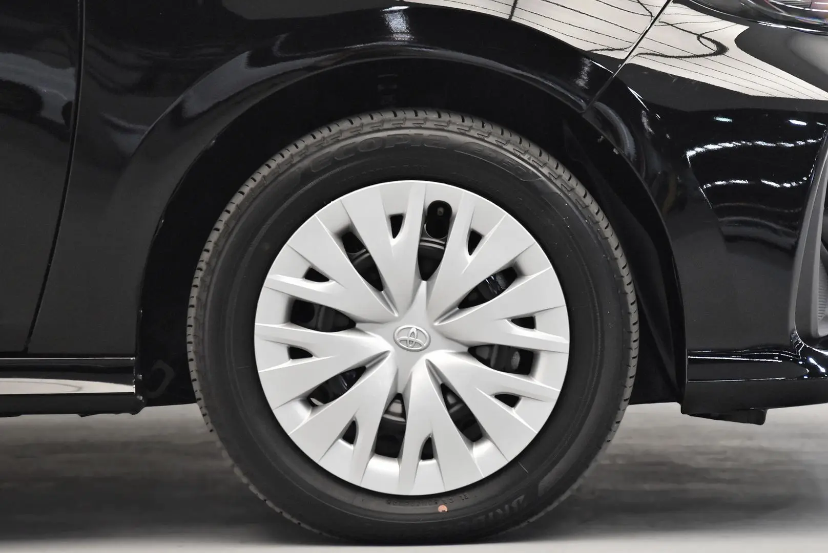 2024 Toyota Yaris Gallery Image 23