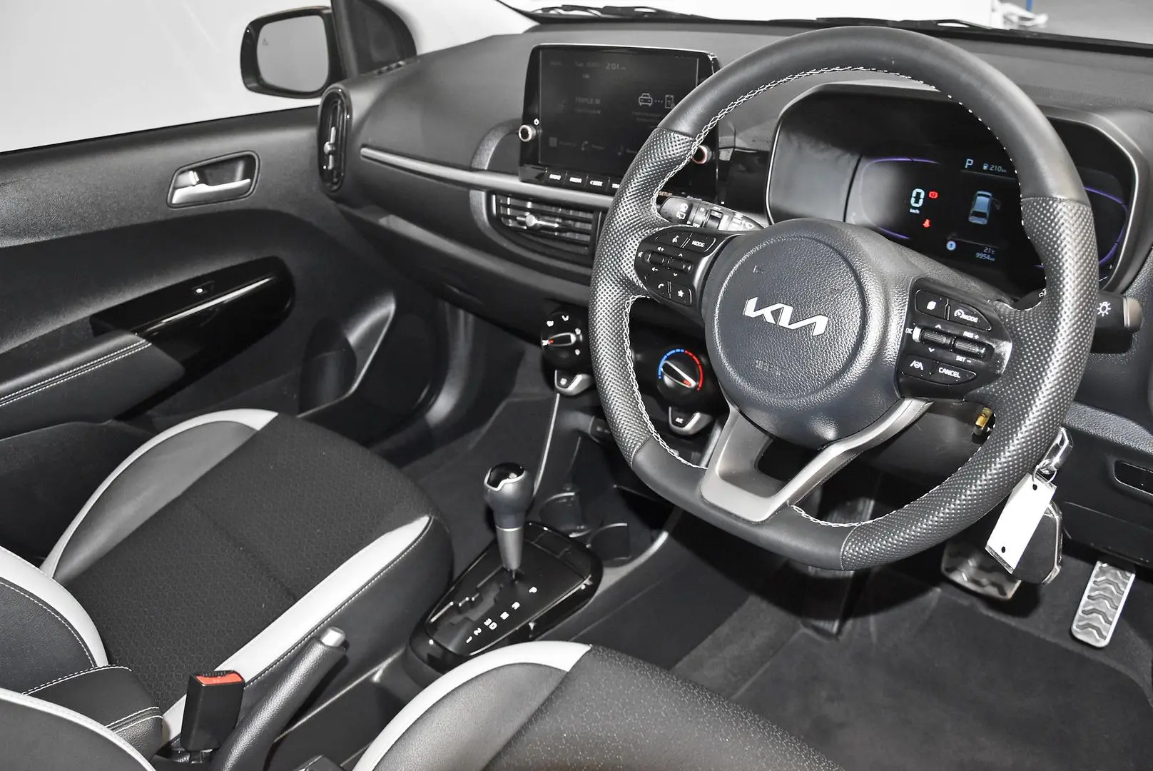 2024 Kia Picanto Gallery Image 8